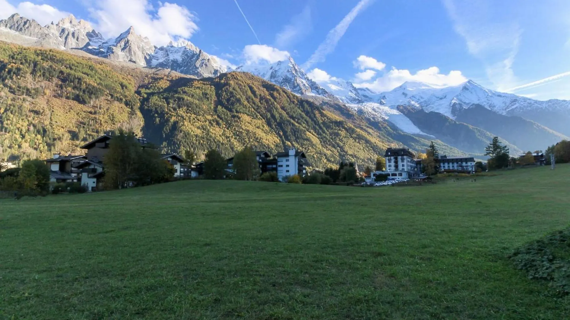 Beau Glacier - Pied Des Pistes - Balcons Du Savoy Chamonix France